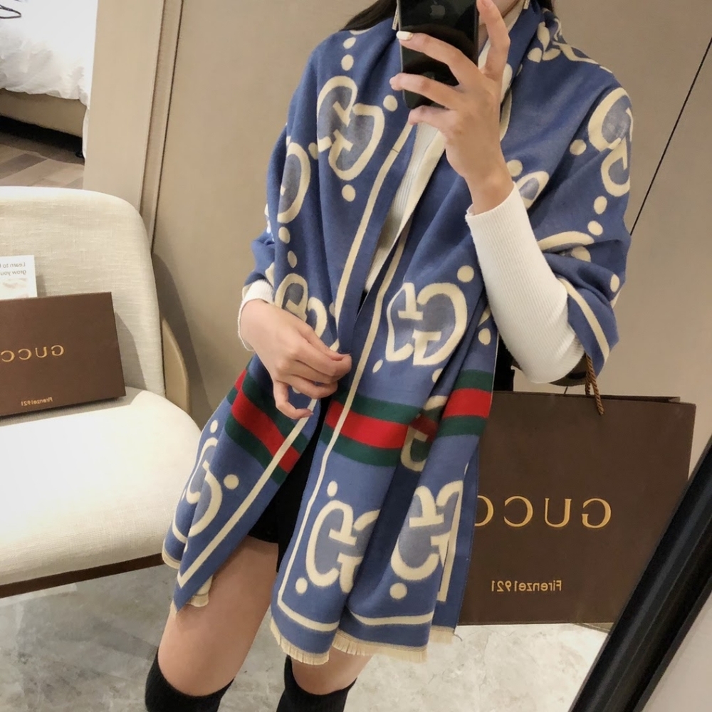 ✨️💎Authentic 💎Gucci scarf - Picture 6 of 6